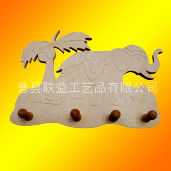 点击查看详细信息<br>标题：木制挂件LY-1307 阅读次数：2052
